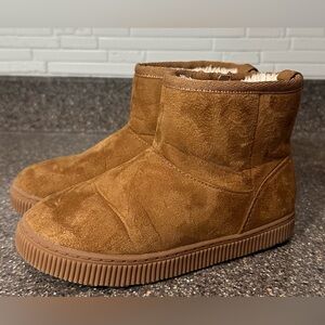 Cat & Jack Brown Arlo Boots, 10